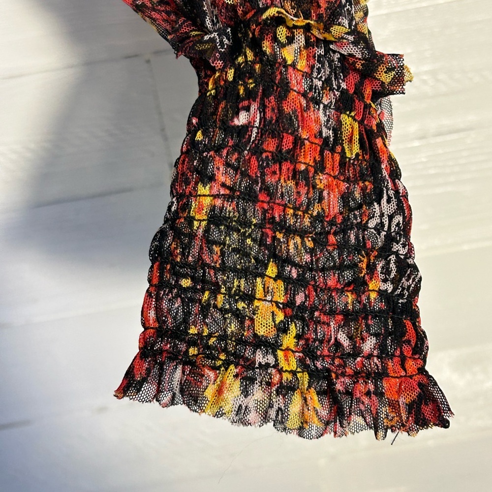 Free People Twyla Blouse, women’s size medium. Cropped sheer floral print. EC - Picture 5 of 7